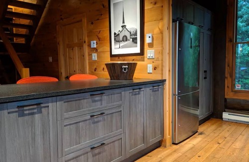 Lac Superieur Village Ski Chalet | Luxury Chalet Boréal with 4 bedrooms, spa, A/C, pool, tennis,lake