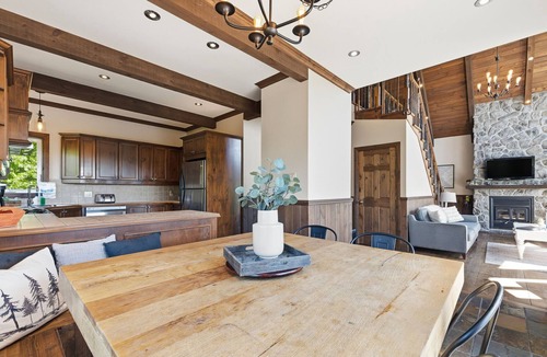 Lac-Superieur Ski Chalet | Luxury Chalet Mont-Tremblant view Hot tub, Sauna, Billiards, lake access