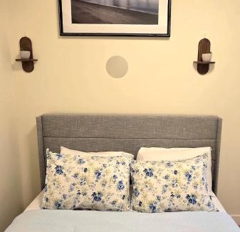 Southwest Edmonton Apartment | Luxury Comfort Stay in Keswick 2Bedrooms- 1Bath