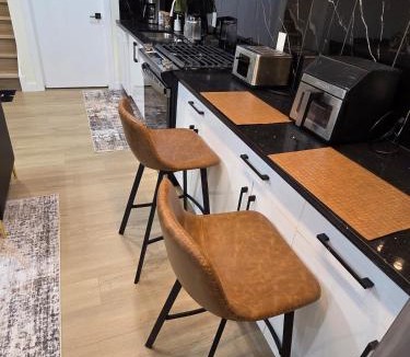 Southwest Edmonton Apartment | Luxury Comfort Stay in Keswick 2Bedrooms- 1Bath