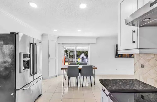 Delta House | Luxury Delta House 5 Bedroom 7 Beds