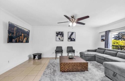 Delta House | Luxury Delta House 5 Bedroom 7 Beds