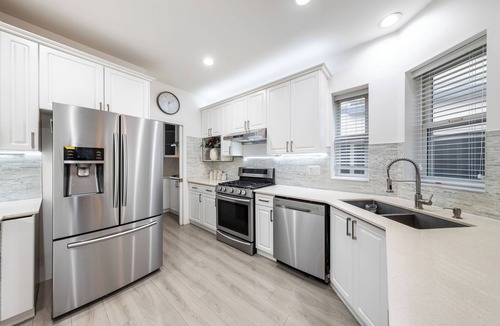 Delta House | Luxury Delta House with all King Beds | 5 Bedrooms
