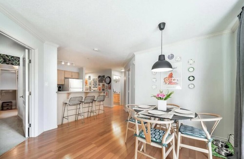 Downtown Edmonton Condo | Luxury Duo Suites - King Bed - AC - Patio - UGPark