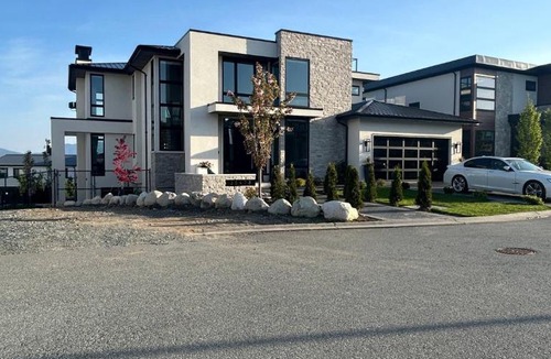 Lower Sumas Mountain Bed & Breakfast | Luxury EW Bed & Breakfast