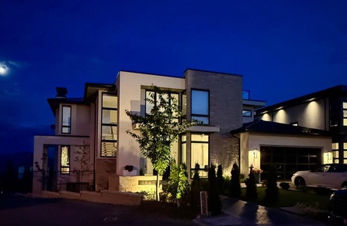 Lower Sumas Mountain Bed & Breakfast | Luxury EW Bed & Breakfast