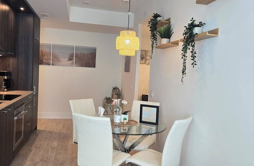 Wychwood Condo | Luxury Executive 1+Den | Office | Pool, Gym, Sauna | Free Parking