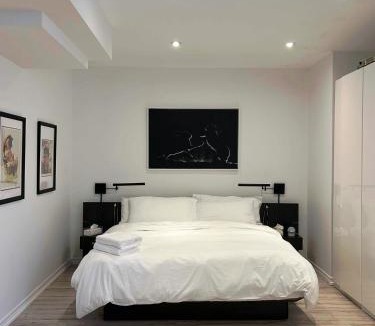 Glen Abbey House | Luxury Executive Studio