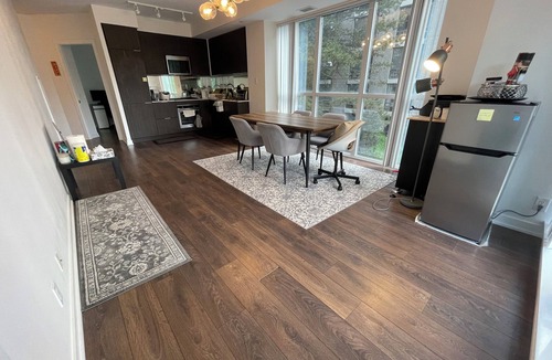 Deer Park Condo | Luxury Forest Hill Condo/Steps to UCC. BSS&Downtown/weekends/summer Short-Term