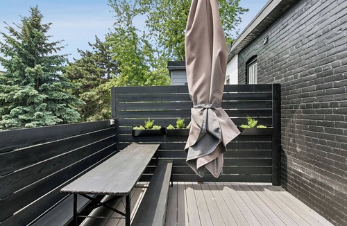Summerhill House | Luxury Home 3bed2bath | Yorkville Parking | Sauna| Gym