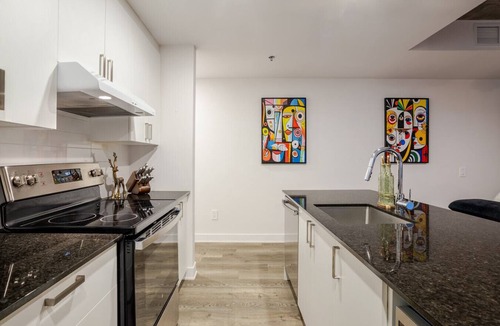 Griffintown Apartment | Luxury Living in MTL | Free Parking