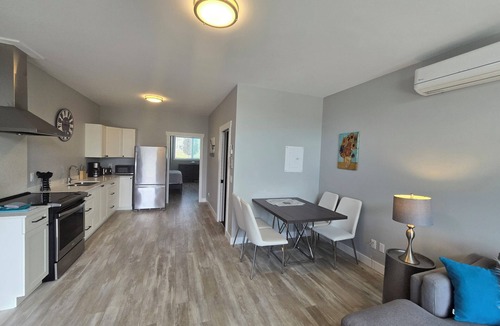 Central Okanagan Apartment | Luxury modern loft. Located on a plateau with stunning views over lakes