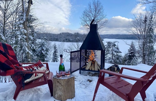 La Minerve House | Luxury Panoramic Lakeview Cottage w/Spa, Game Room & Beach