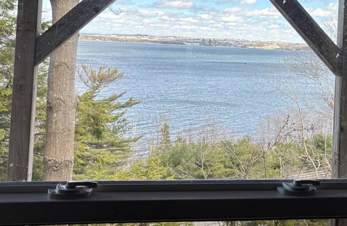Halifax Apartment | Luxury retreat with Amazing Views, Great Location with free parking!