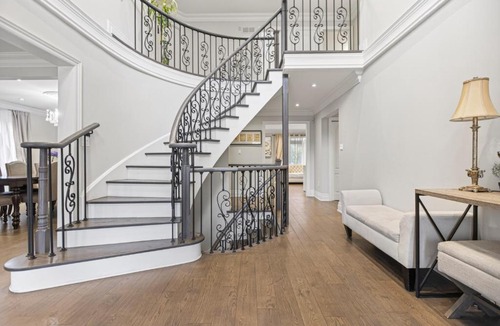 Richmond Hill House | Luxury Spacious House Near Yonge St Mall Hwy7