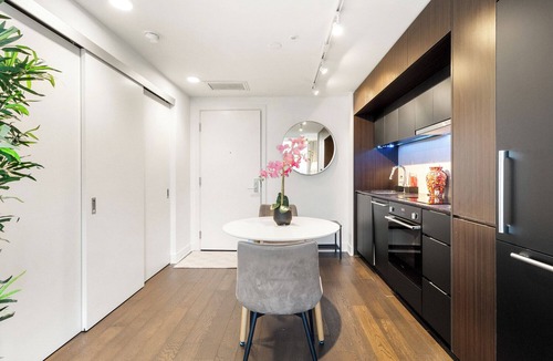 Downtown Montreal Condo | Luxury Stay with Indoor Pool and Jacuzzi