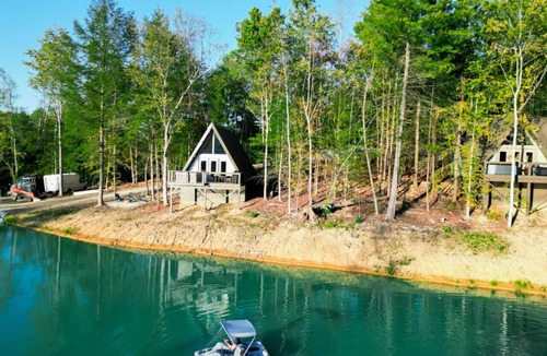 Campton Cabin | Luxury Tiny Cabin on Pond w/Hot Tub, Loft & Resort Game Room – 20 Mins to Red River Gorge