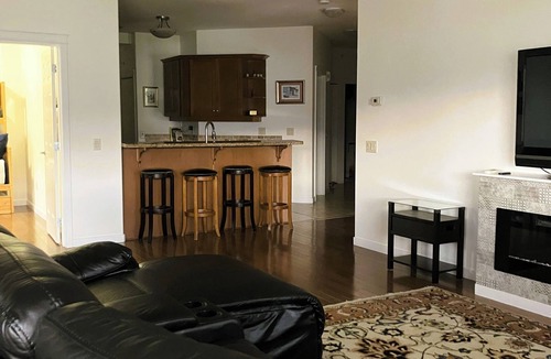 Okanagan-Similkameen Condo | Luxury top-floor Penthouse with private dock, pool and stunning lake views.