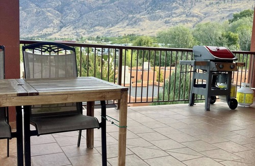 Okanagan-Similkameen Condo | Luxury top-floor Penthouse with private dock, pool and stunning lake views.