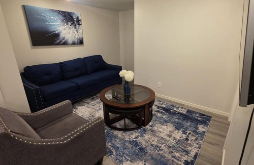 Springbank Hill Apartment | Luxury walkout suit in Aspen