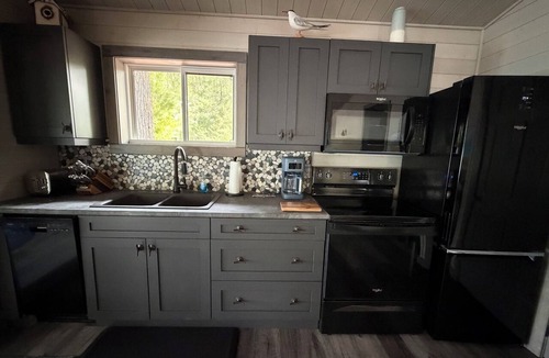 Manitoulin District Cottage | Luxury Waterfront Cottages | Gateway to McGregor Bay,