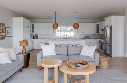 Consecon House | Luxury Waterfront Escape for 8 in PEC