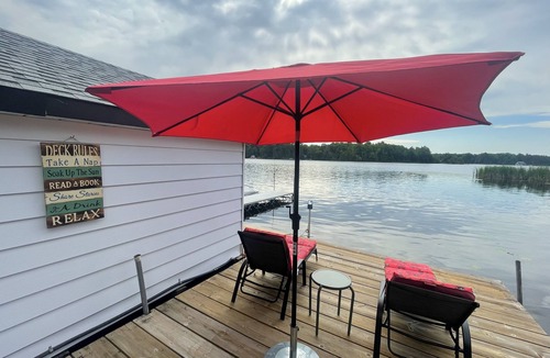 Bobcaygeon Cottage | Luxury Waterfront Cottage with Swimming Pool, Hot Tub, Kayaks, Pedal Boat & Dock