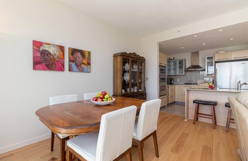 Victoria Condo | Luxury Waterfront Gem with Panoramic Bay Views