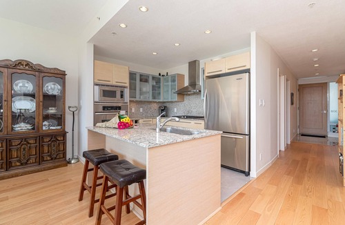 Victoria Condo | Luxury Waterfront Gem with Panoramic Bay Views