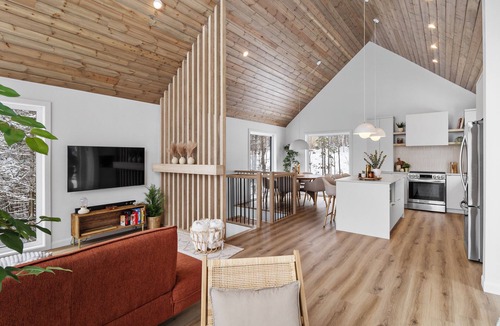 Adstock Ski Chalet | MÖKKI | Spa Mount Adstock Skiing/Golf Scandinavian-style cabin
