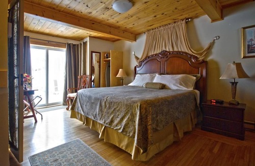Shelburne Hotel | MacKenzie's Motel & Cottages