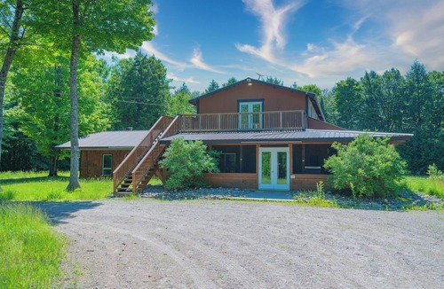 Madawaska House | Madawaska Wilderness Estate | 6-Building Sleep 30+
