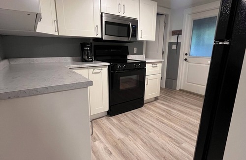 Regional District of Nanaimo House | Madrona Getaway