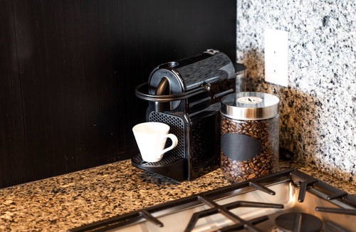 Downtown Victoria Condo | Magnificent King Suite w/Harbour Views & Pool