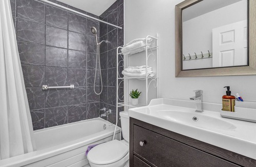 Calgary House | Main floor 3 bedroom bungalow! Close to Airport!