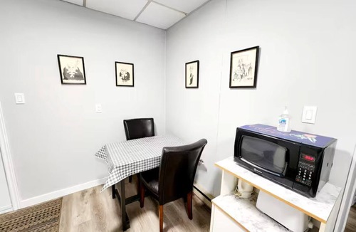 Sudbury Apartment | Main level Central 1 Bedroom apt w/self check in