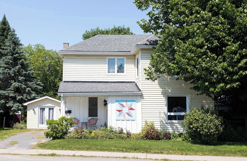 Bloomfield House | Maison Bloomfield - Centrally Located Charming Gem