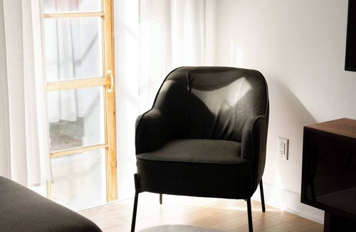 Ville-Marie Apartment | Maison Rasco Two-Bedrooms Apartment Old Montreal Walk to Restaurants & Shops Pet Friendly Self Check-In Access Full Kitchen Wi-Fi AC