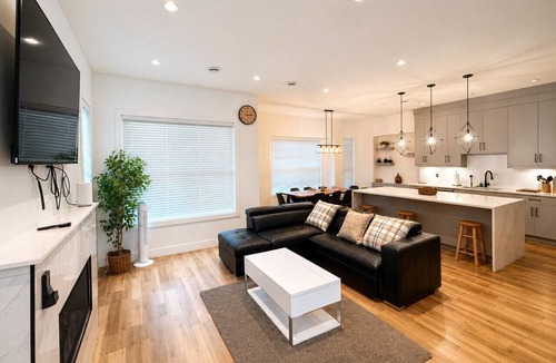 Langford House | Majestic Home In Victoria