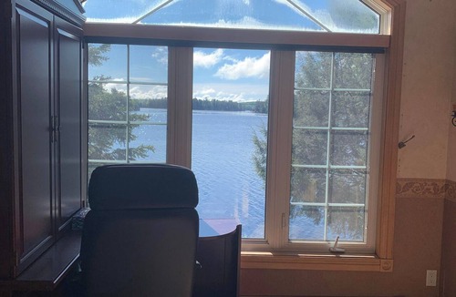 Magnetawan House | Mali's 3-Bedroom huge Lakeview Retreat on Lake Cecebe that is magical.