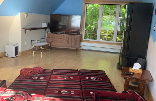 Magnetawan House | Mali's 3-Bedroom Large Lakeview Retreat on Lake Cecebe that is magical.