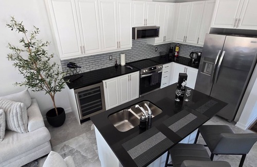 Wellington House | Mantie By The Bay