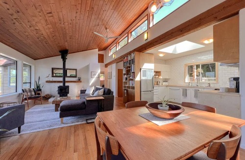 Tonquin Beach House | Marielle’s Lookout - Your Oceanfront Escape