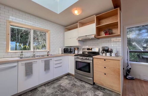 Tonquin Beach House | Marielle’s Lookout - Your Oceanfront Escape