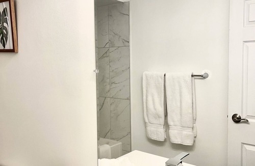 Port Alice Apartment | Marina Side 2 Bedroom 1 Bathroom Updated Apartment