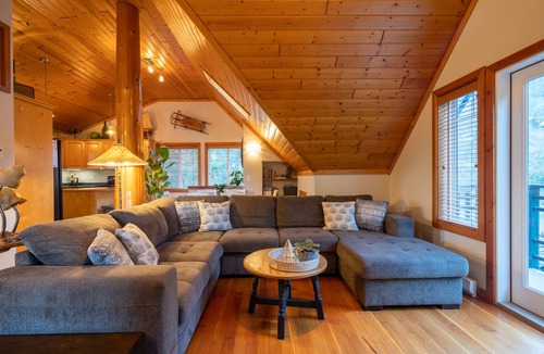 Metchosin Apartment | Matheson Lake Guest House