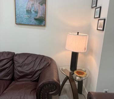 Calgary Apartment | Maxti Guest Suite, Northwest Calgary