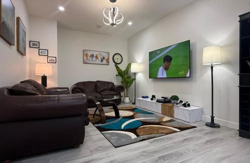 Calgary Apartment | Maxti Guest Suite, Northwest Calgary