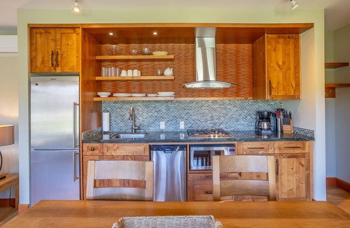 Mayne Island Hotel | Mayne Island Resort