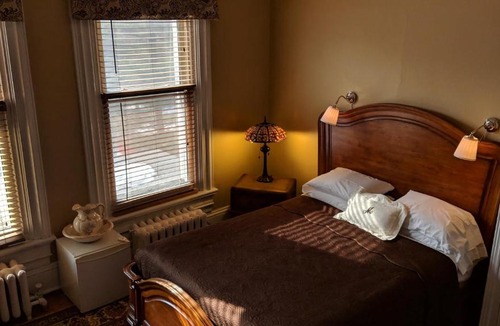 Downtown Ottawa Bed & Breakfast | McGee's Inn